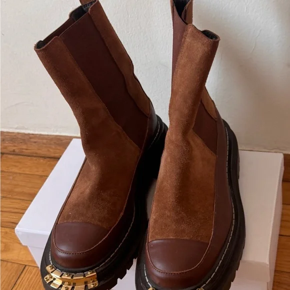 Sandro Suede Chelsea Boots with Gold Metal - Picture 2 of 5